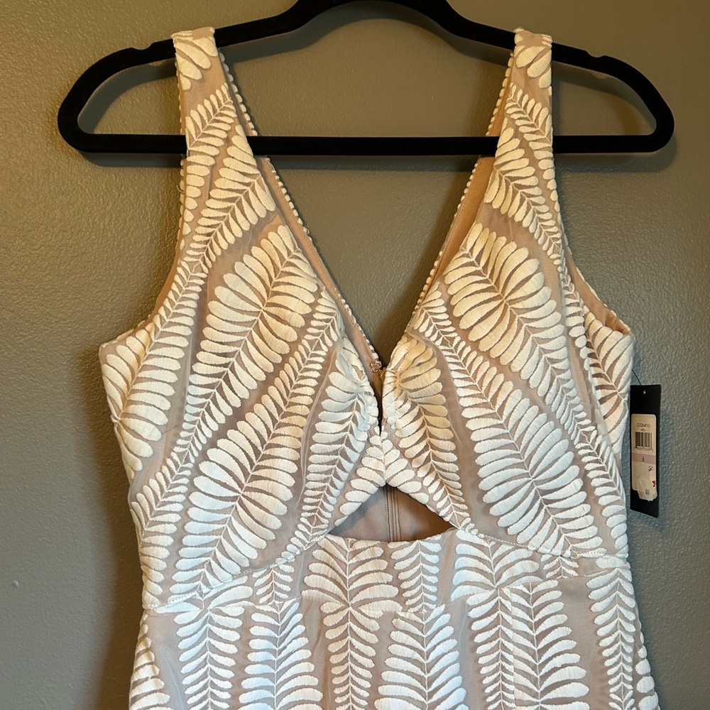 Guess Tan and White Ruffled Bodycon Midi Dress - Picture 3 of 14